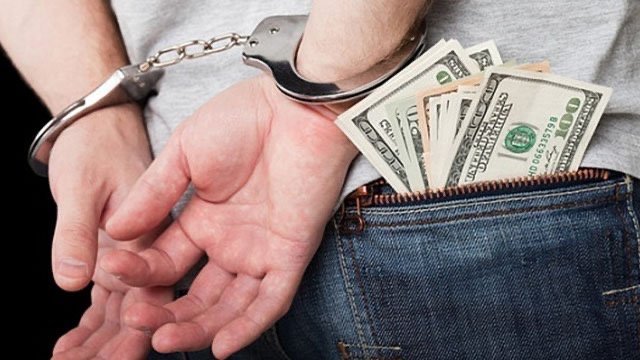 Урганчлик фирибгар танишини ер савдосида 1000$ ва 25 миллион сўмга чув туширди.