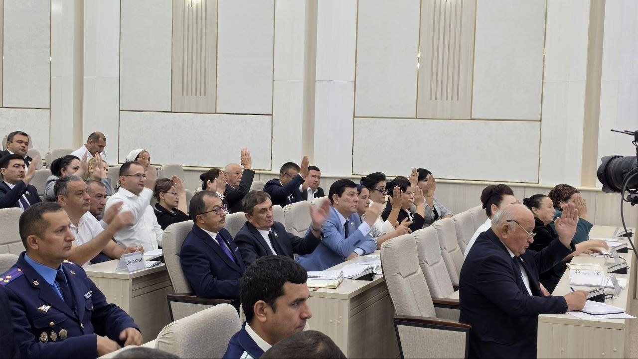 Хоразмда фуқаролар мурожаатлари билан ишлаш ҳолати муҳокама қилинди